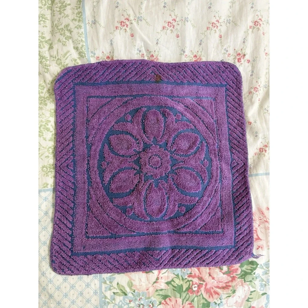 Vintage Sculpted Fashion Manor Washcloth Purple Blue Daisy MCM Retro 70s